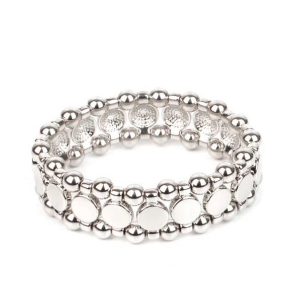 Paparazzi Jewelry Accessories - Metro Magnetism - Silver Bracelet - Vintage - Picture 4 of 4